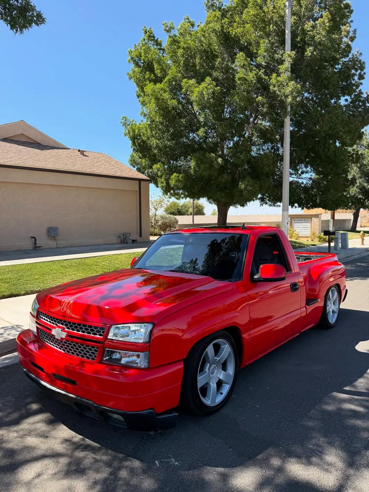 2002 Chevy Silverado Price:$11,200 Down payment:$950 Clean title Cateye front - Image 3