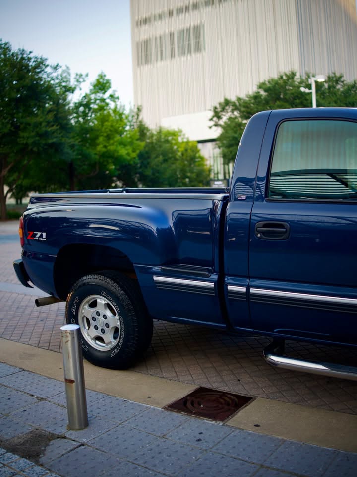 2002 Chevrolet Silverado 1500 - Image 8
