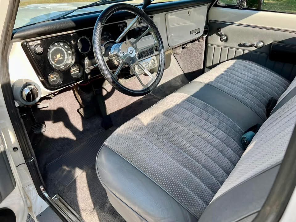 Selling a beautiful 1970 Chevy C10 true short bed pick - Image 18