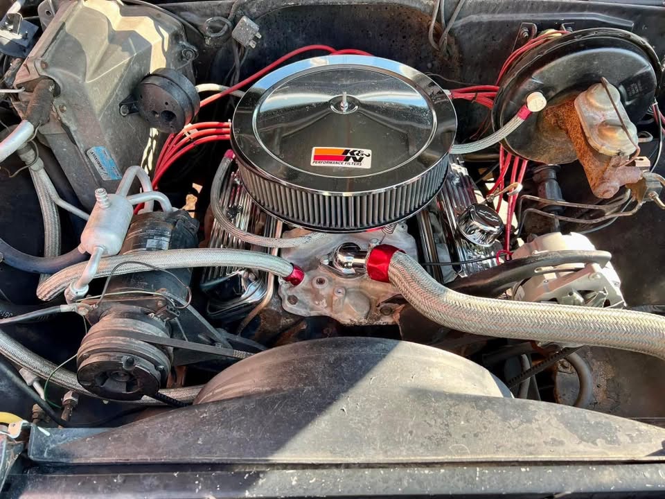 Selling a beautiful 1970 Chevy C10 true short bed pick - Image 24