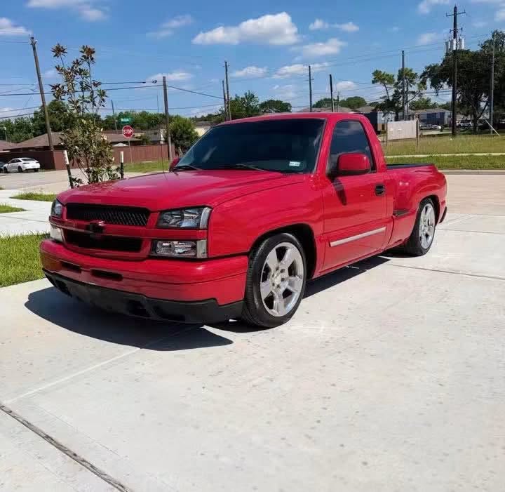 2004 Chevrolet Silverado (Classic) 1500 Regular Cab Description 2004 Chevrolet