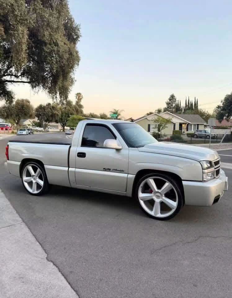 2005 Chevrolet Silverado Price $8,600 Down payment:$500 Mileage Driven 123,552 - Image 3