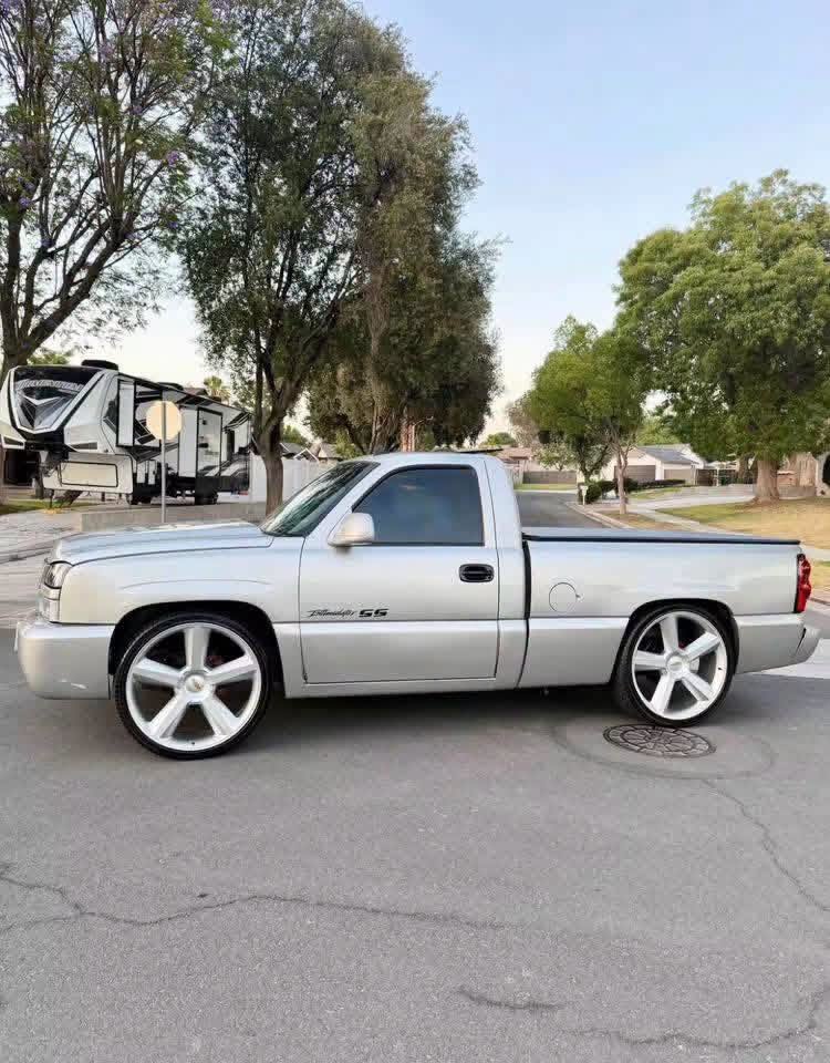 2005 Chevrolet Silverado Price $8,600 Down payment:$500 Mileage Driven 123,552 - Image 5