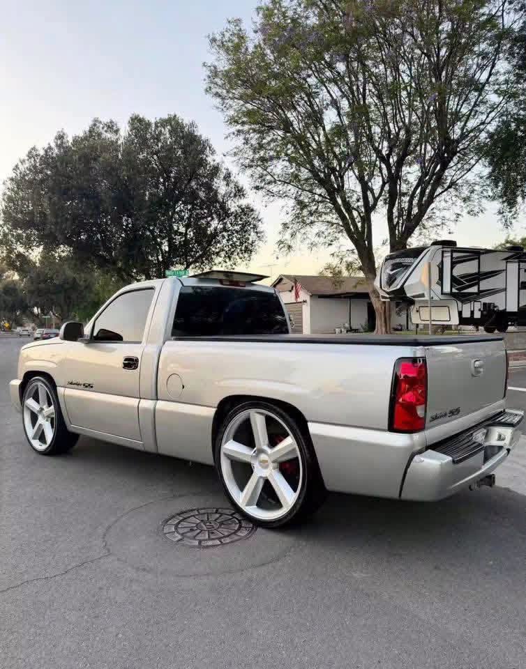 2005 Chevrolet Silverado - Image 6