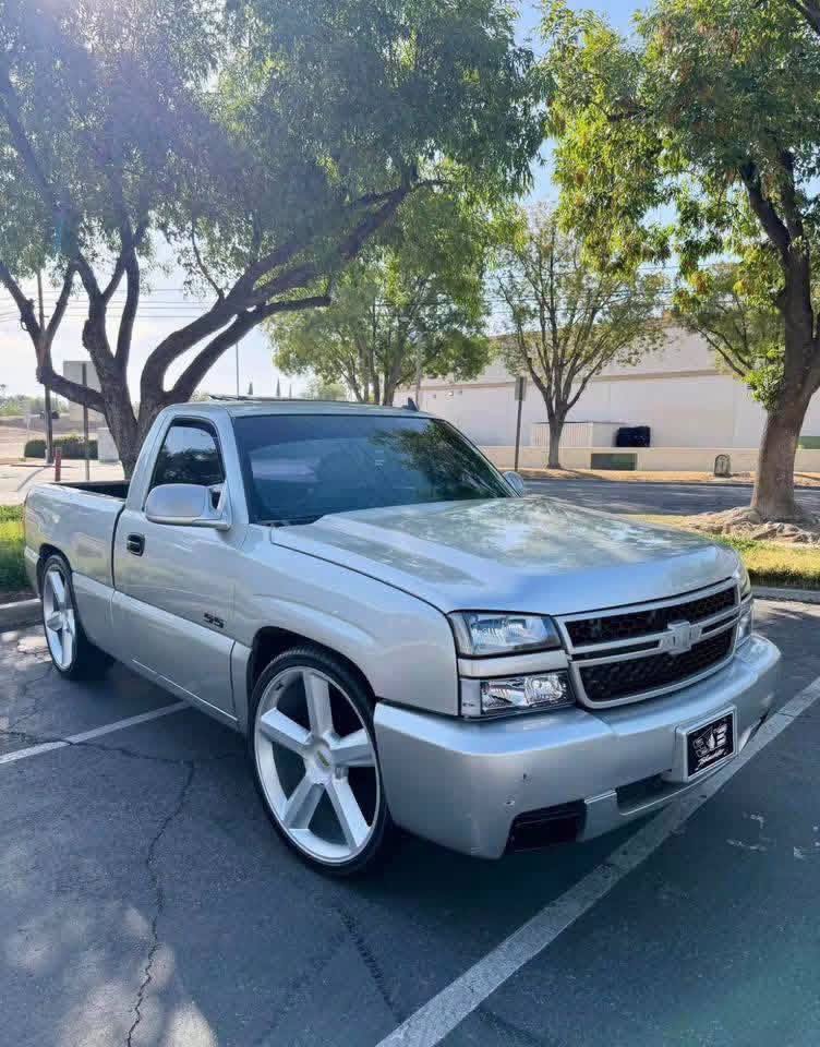 2005 Chevrolet Silverado - Image 7