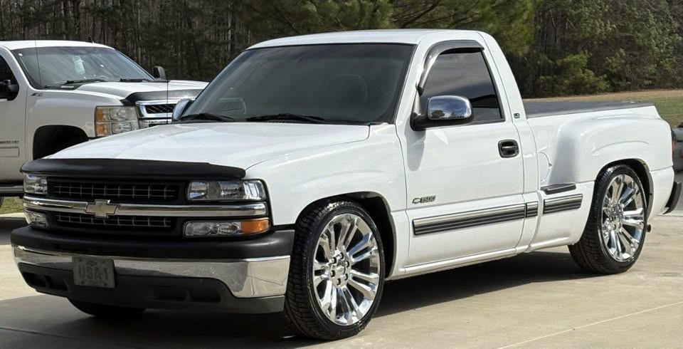 2000 Chevrolet Silverado 1500 LS Sportside Price:$8,700 Down payment:$800 Financing