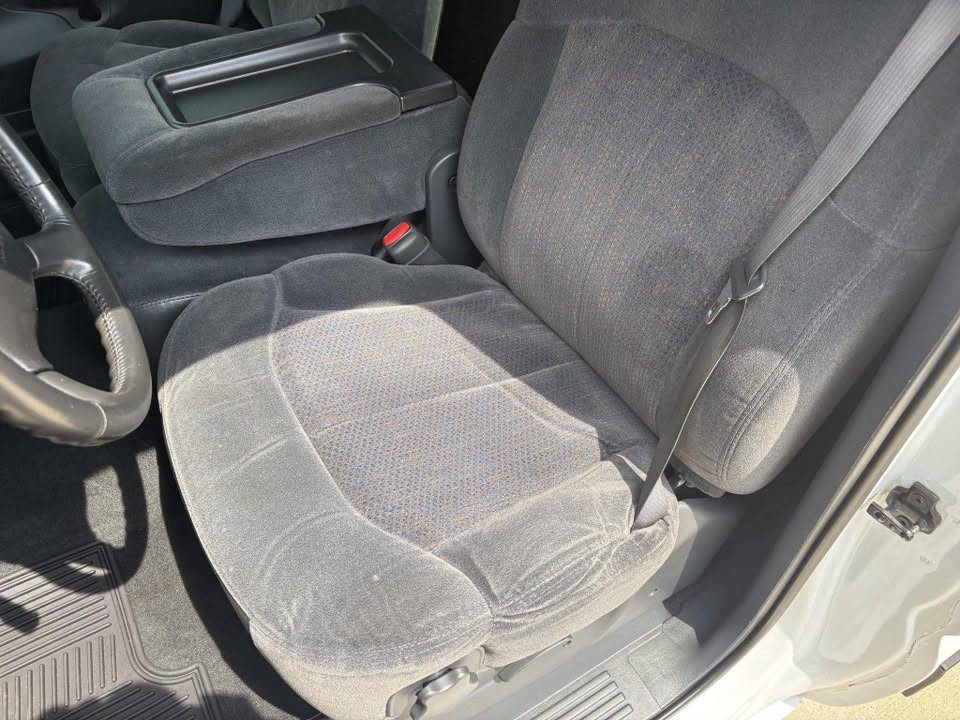 2000 Chevrolet Silverado 1500 LS Sportside Price:$8,700 Down payment:$800 Financing - Image 14