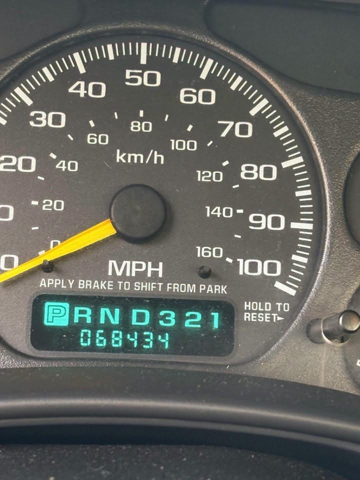 2000 Chevrolet Silverado 1500 LS Sportside Price:$8,700 Down payment:$800 Financing - Image 17