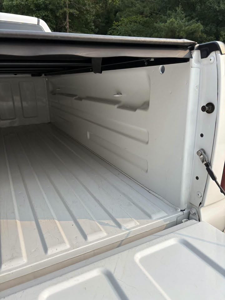 2000 Chevrolet Silverado 1500 LS Sportside Price:$8,700 Down payment:$800 Financing - Image 19