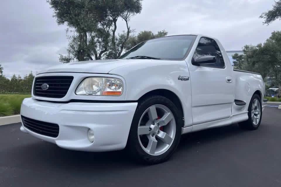 2003 Ford F-150 SVT Lightning Asking $9800 Down payment $700