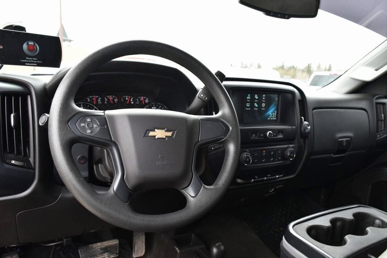 2017 Chevy silverado 1500 Engine Size:5.3L Ecotech v8 Transmission Type: - Image 10