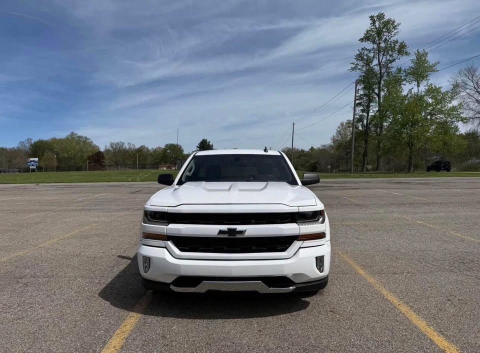 2017 Silverado RCSB 2wd V8
