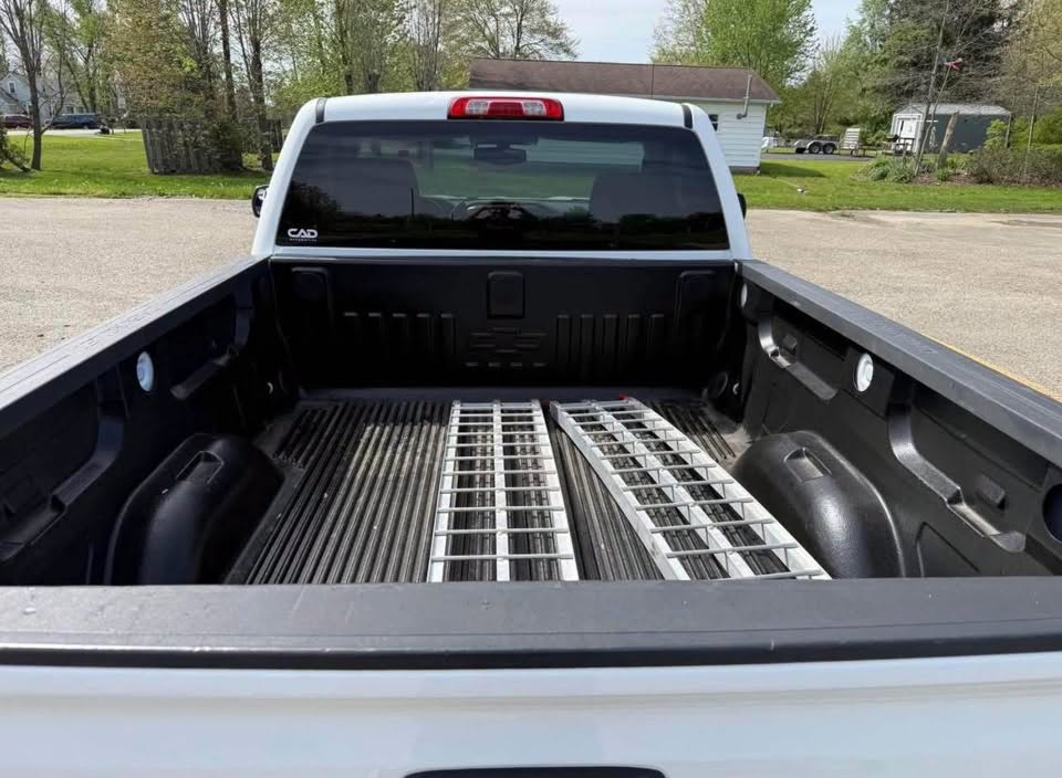 2017 Silverado RCSB 2wd V8 - Image 10