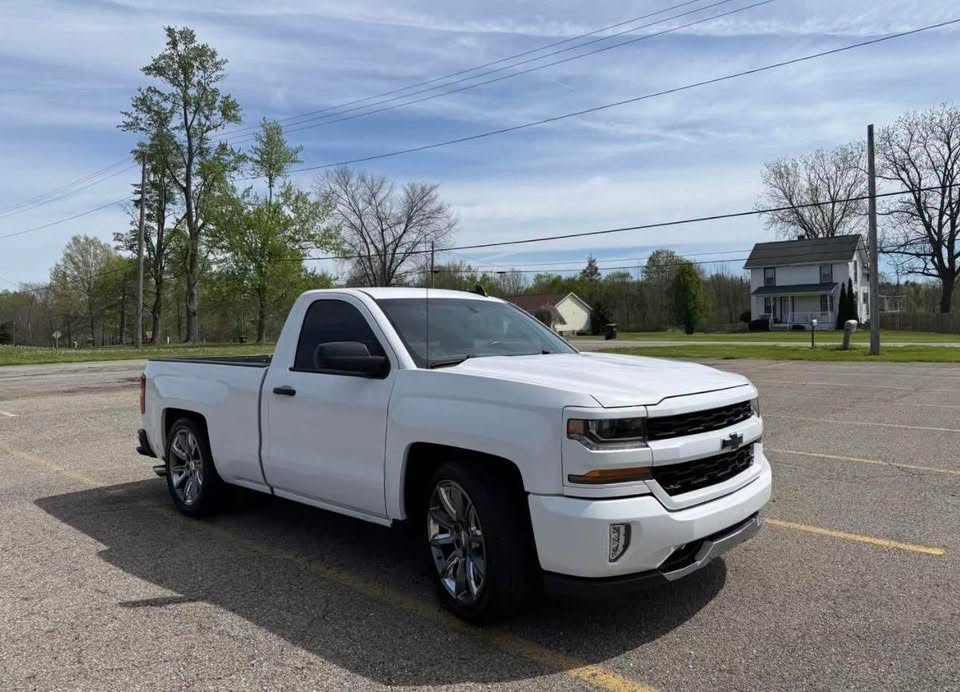 2017 Silverado RCSB 2wd V8 - Image 2
