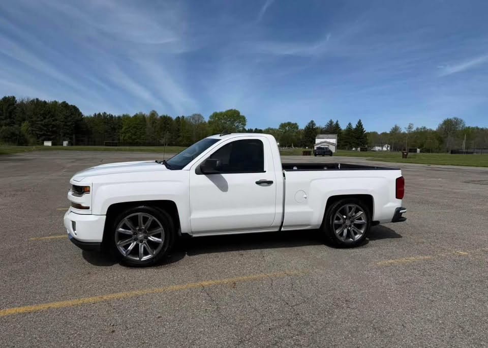 2017 Silverado RCSB 2wd V8 - Image 8