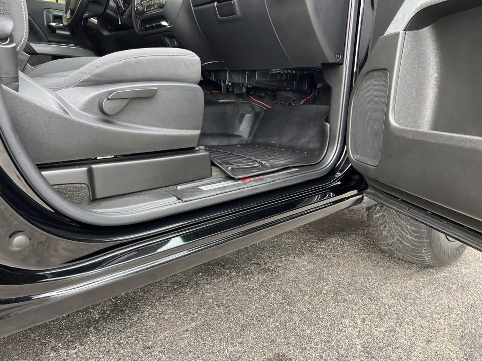 Twin-Turbocharged 2018 Chevrolet Silverado 1500 LT Z71 4×4 - Image 5