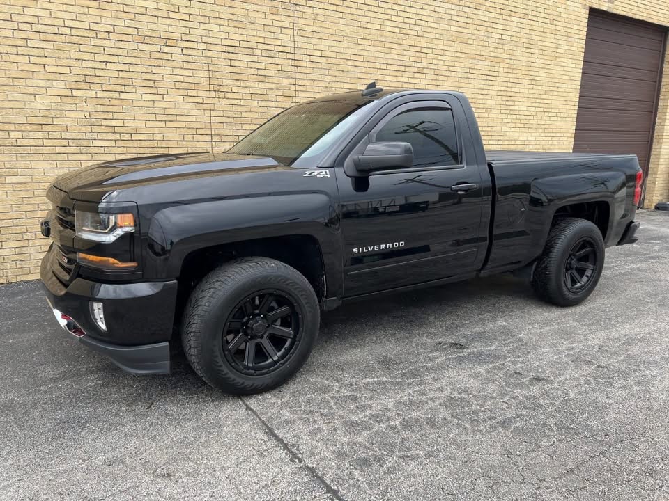 Twin-Turbocharged 2018 Chevrolet Silverado 1500 LT Z71 4×4 - Image 12