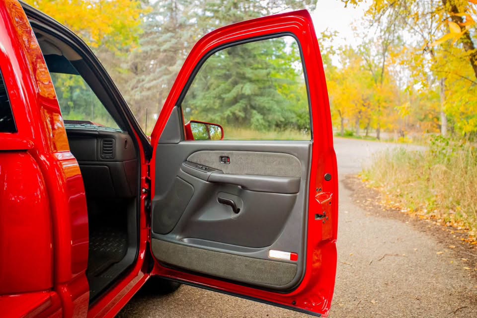 2004 Chevrolet Silverado 1500 LS - Image 10