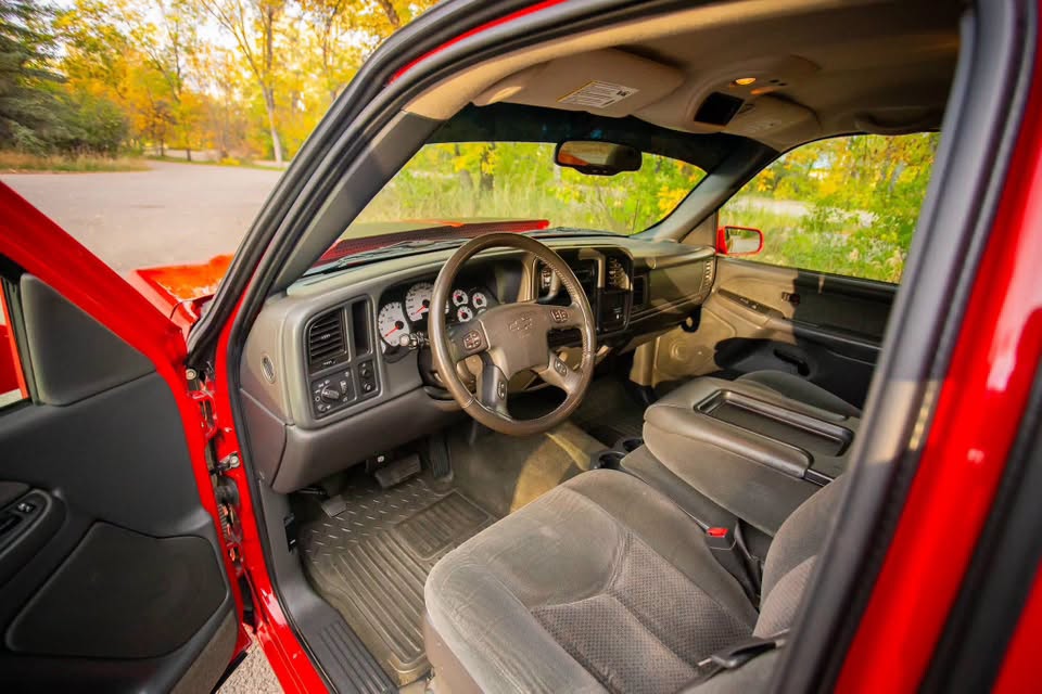 2004 Chevrolet Silverado 1500 LS - Image 13