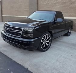 2004 Chevrolet Silverado - Image 3