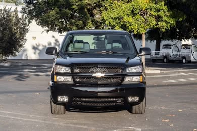 Supercharged 2005 Chevrolet Silverado Joe Gibbs Performance Package - Image 2