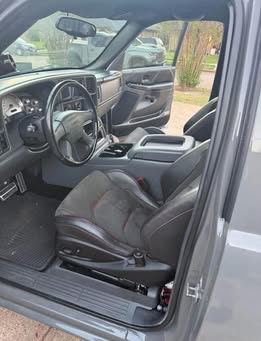 2005 GMC 1500 Regular Cab • - Image 4